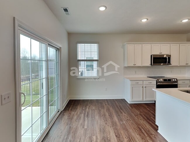 Photo - 826 Castor Ct