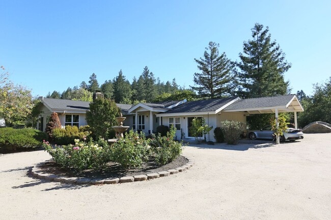 Photo - Gorgeous 4BR/3BA Single Family Home in the heart of Sonoma Wine Country, Pool, Deck, Pickle Ball ...