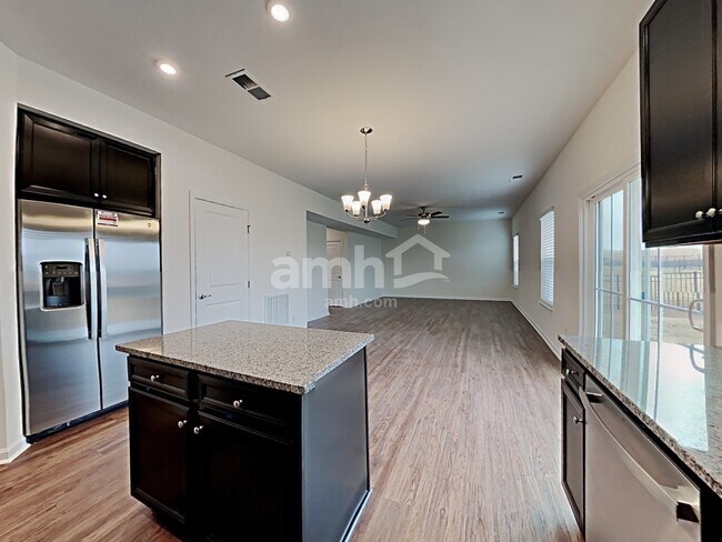 Photo - 5049 Twin River Dr