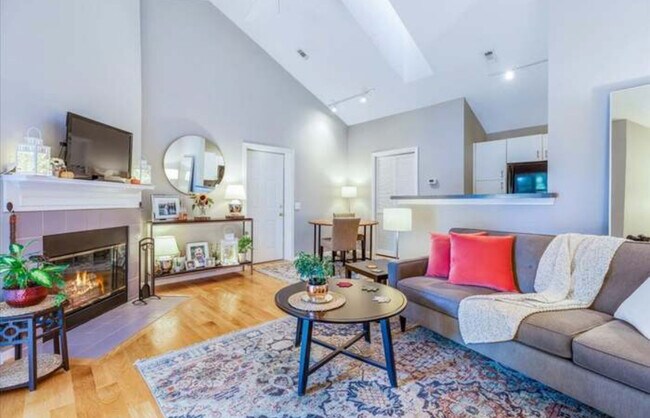 Photo - 17 Devon Club Ln Unit 17 Devon Commons Lane