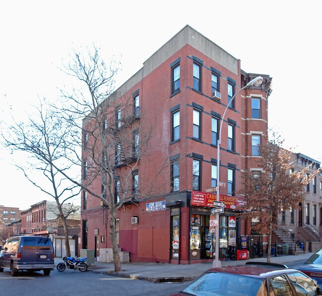 Photo - 308 Carroll St