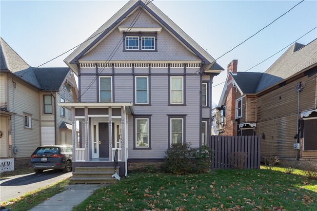 Building Photo - 40 Cedar St