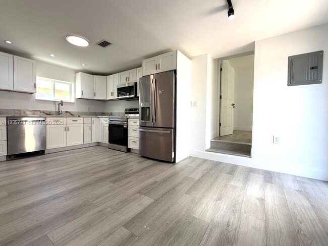 Photo - 716 NE 7th St Unit B