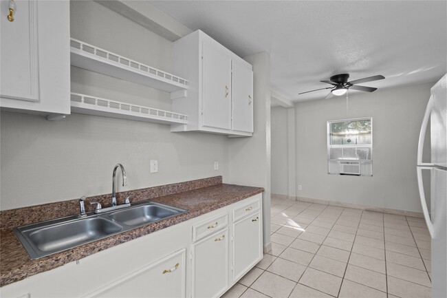 Photo - 806 3rd Ave N Unidad 12