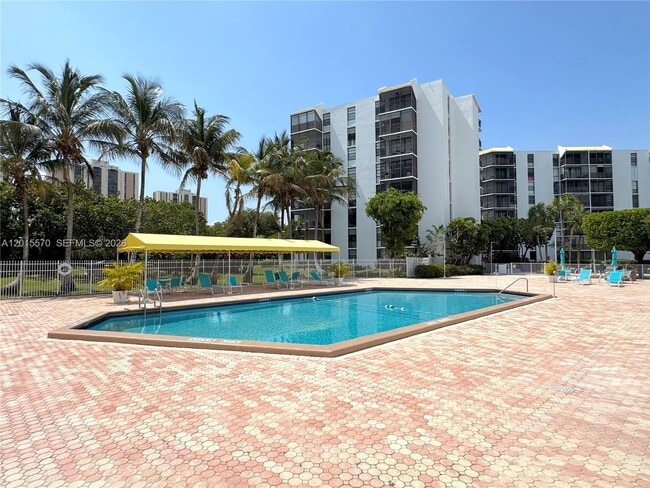 Photo - 20400 W Country Club Dr Unidad 209