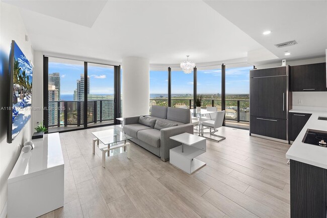 Photo - 45 SW 9th St Condo Unit 4006
