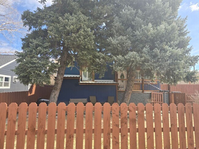 Photo - 1403 12th St W Unidad 1403 1/2 12th ST W