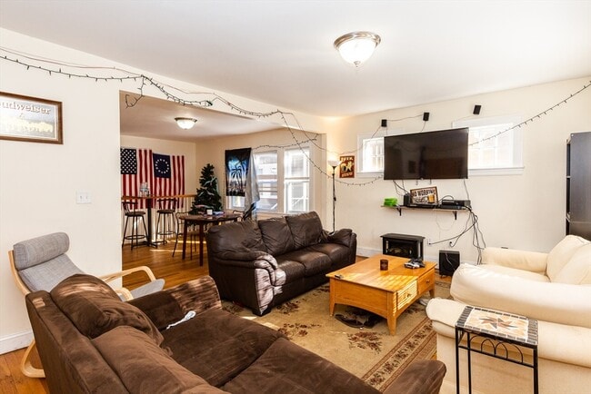 Photo - 188 Calumet St