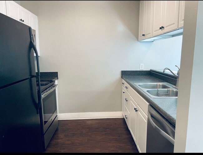 Photo - 327 Yorkshire Cir