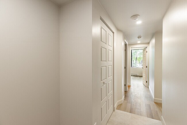 Building Photo - 60 Rue Berlioz Unit 101