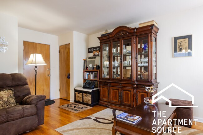 Photo - 6329 N Mozart St Unidad 1F