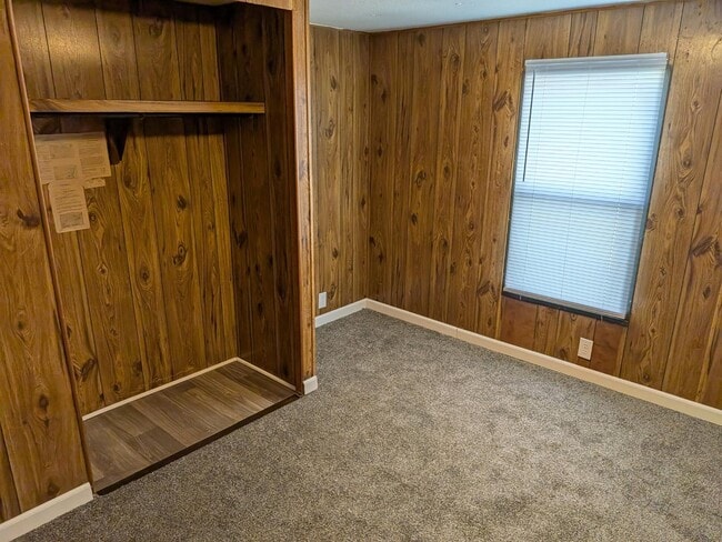 Photo - 2400 Oaklawn Blvd