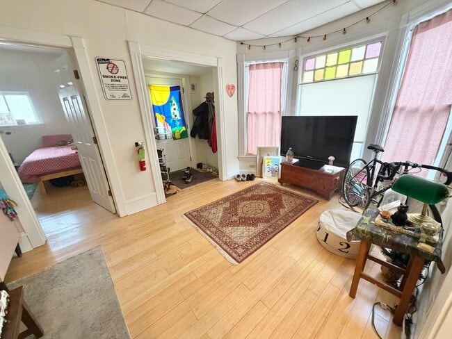 Photo - 81-83 Monroe Street Unidad 83