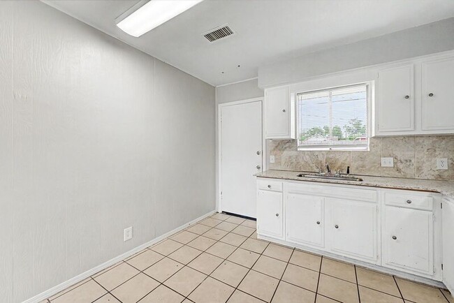 Photo - 514 N 8th St