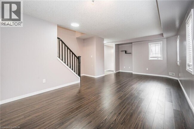 Photo - 224 Jessica Cres