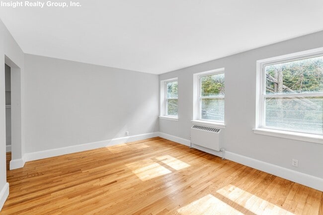 Photo - 98 Morton St