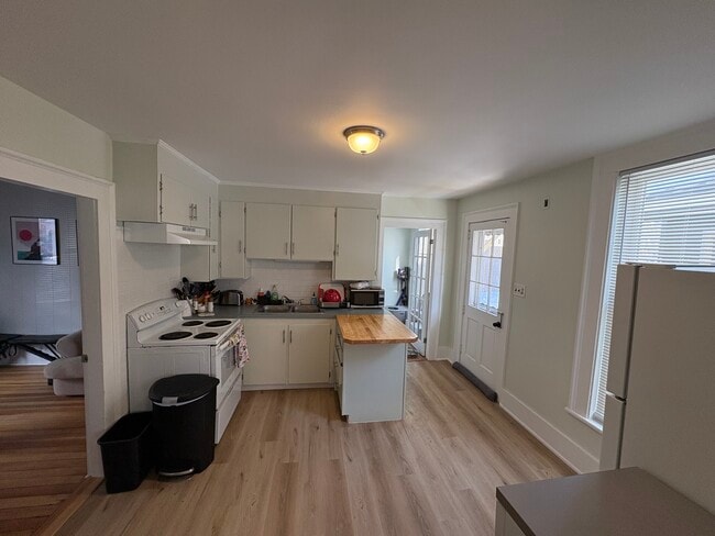 Photo - 14 Essex St Unit 1