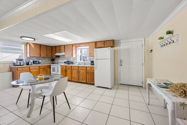 1172 Binney Dr