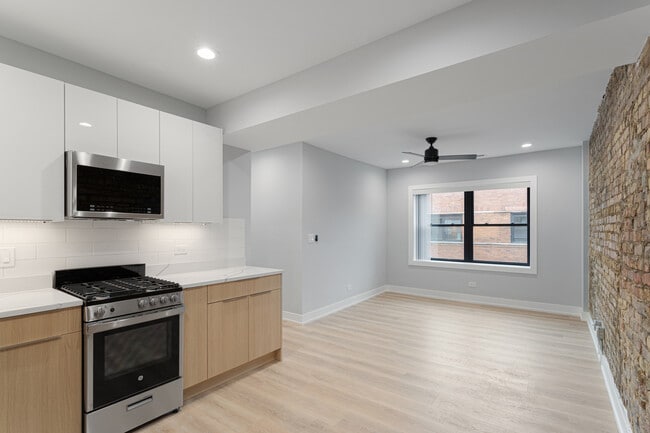 Photo - 1556 W Juneway Terrace Unit 3K