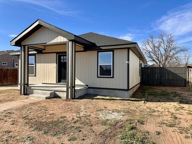 Photo - 1012 W 26th St