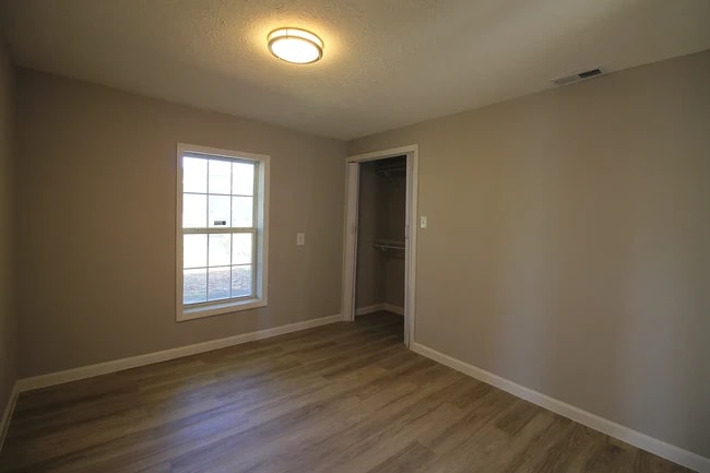 Photo - 102 Dale Ave