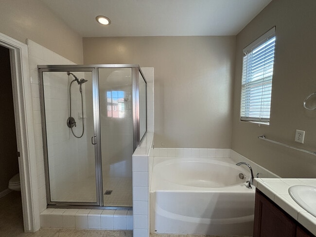 Photo - 5537 N Gates Ave