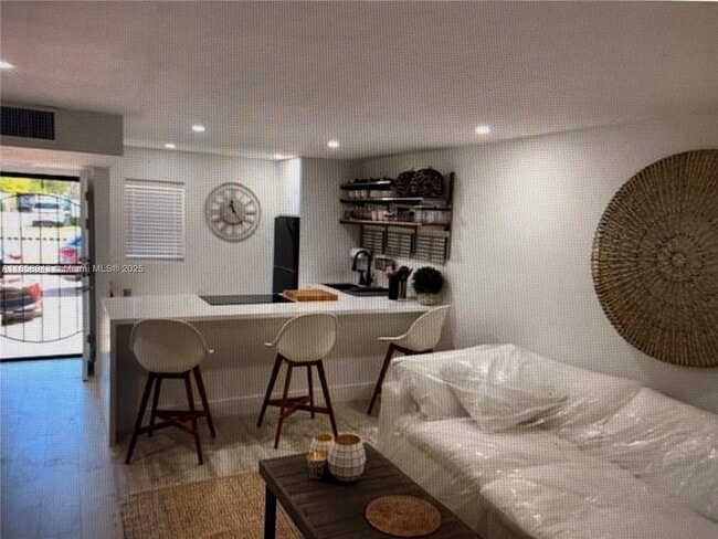 Photo - 20201 NE 29th Ct Unidad D109 Rental