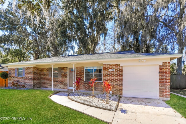 Photo - 1220 Arbor Cir