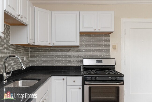 Photo - 2123 N Dayton St Unit M04B