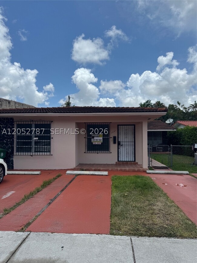 Building Photo - 3621 SW 12th St Unit 3621