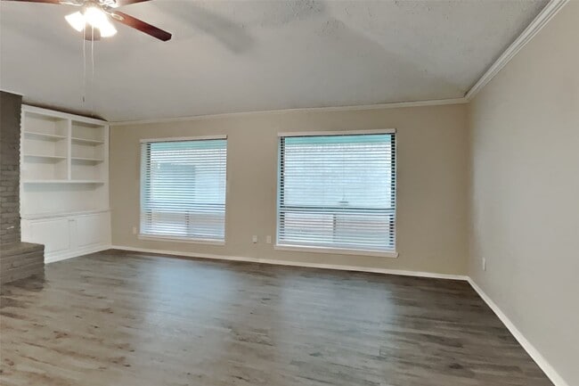 Photo - 4718 Lost Lake Ln