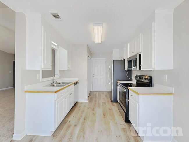 Photo - 208 Ravenwood Ct