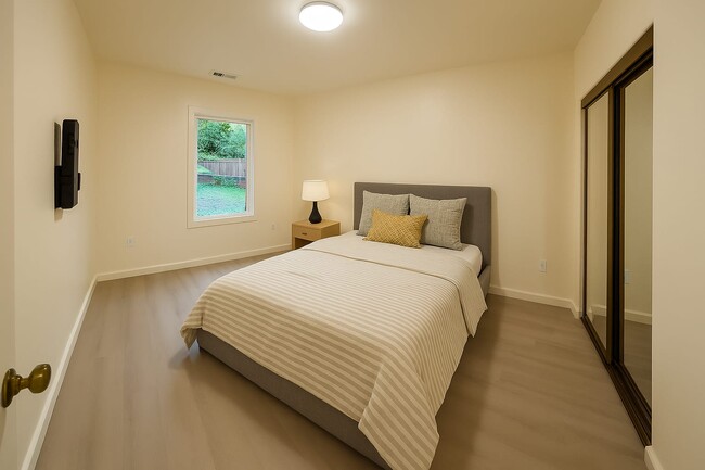 Building Photo - 10738 SE 165th St