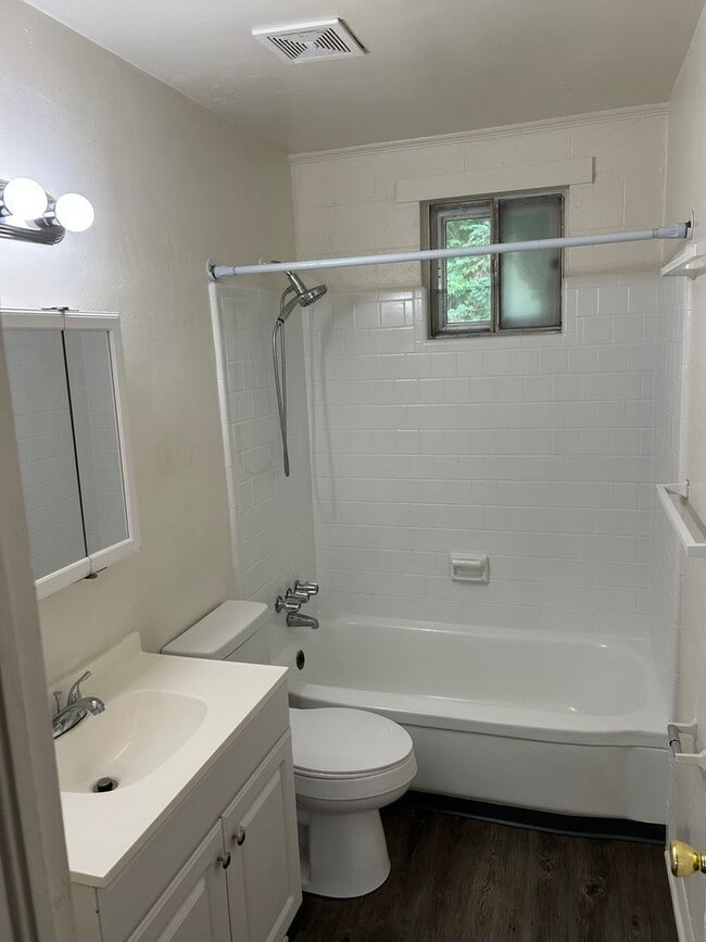 Photo - 827 15th Half St Unit 825 5