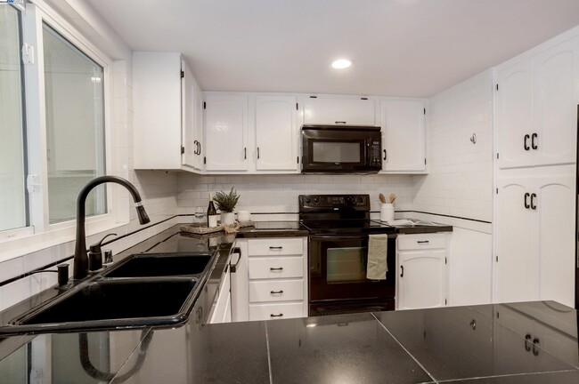 Photo - 4428 Del Valle Pkwy