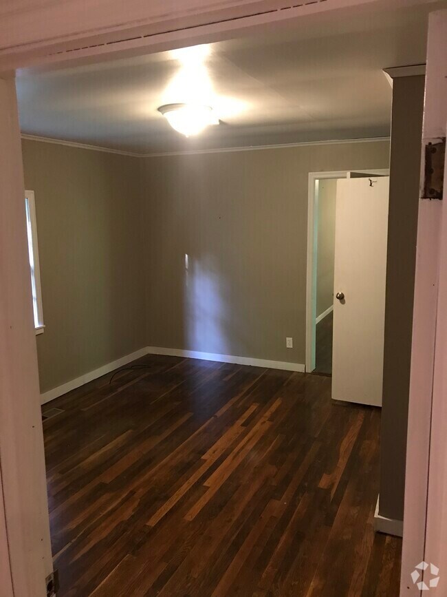 Building Photo - 9042 Hwy 100 Rental