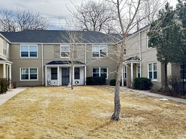 Photo - 2 BEDROOM 1 BATHROOM TOWNHOME CLOSE TO WAR...