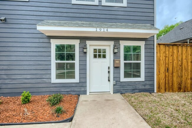 Photo - North Oak Cliff home 2 miles from Bishop A...