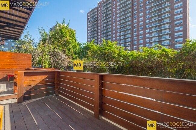 Photo - 25 Worthington St