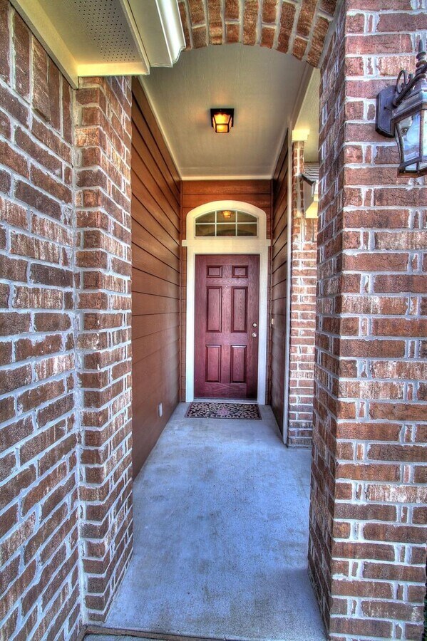 Photo - 102 Briarwood Dr