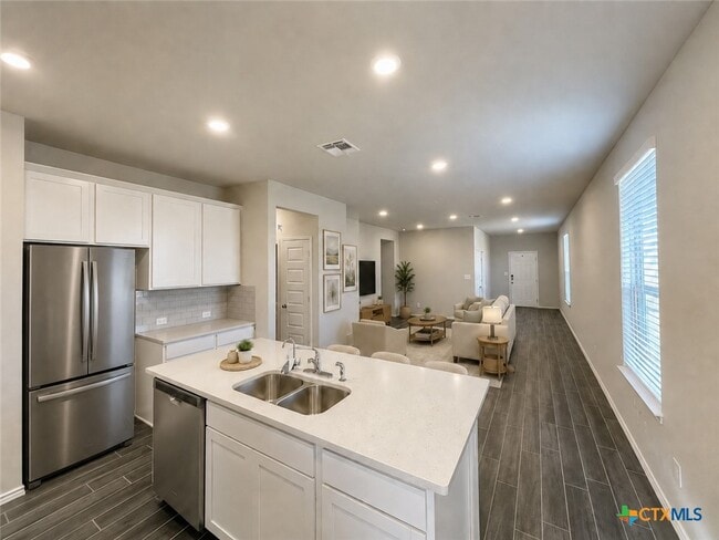 2445 Ayers Dr