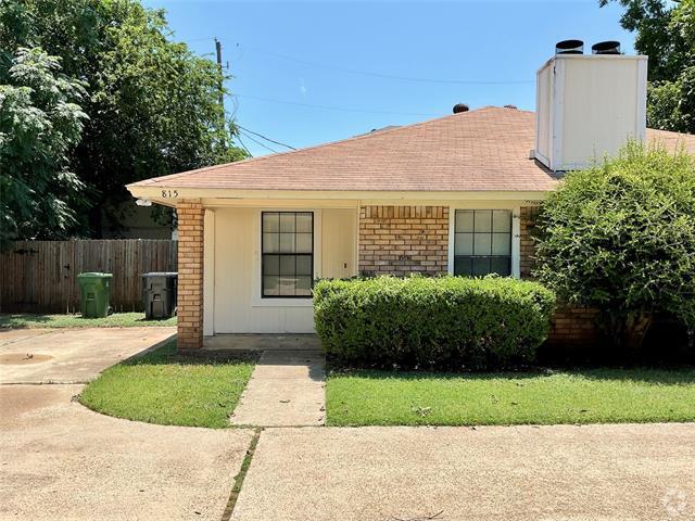 Building Photo - 815 N Mesquite St Rental