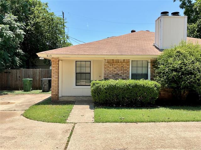 Building Photo - 815 N Mesquite St Rental