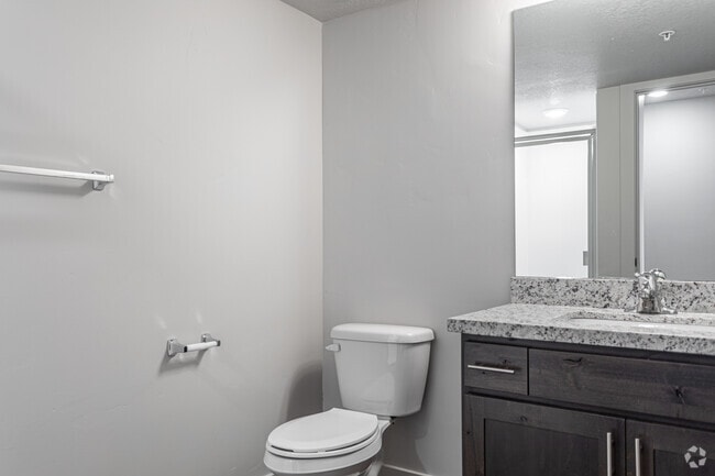 2BR, 2BA - 955SF