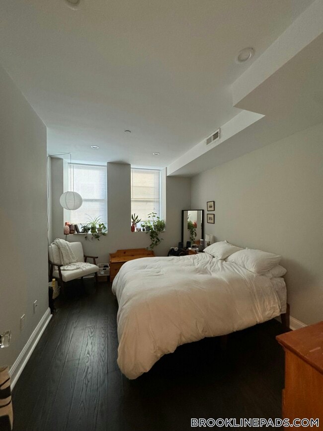 Photo - 7 Strathmore Rd Unit A