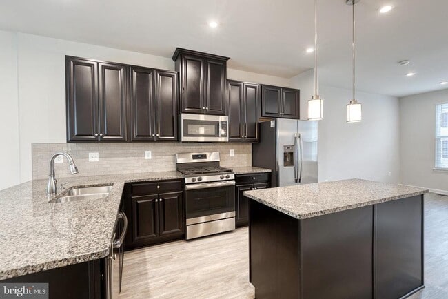 Photo - 1438 Strahorn Rd