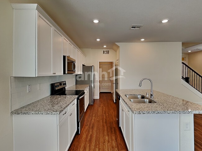 Photo - 9260 S Park St