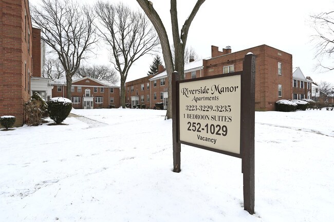 Photo - Riverside Manor