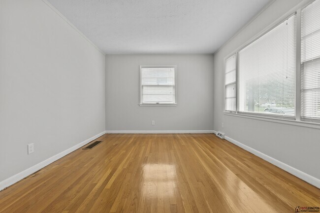 Photo - 2124 Violet Rd