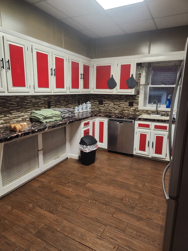 Kitchen - 1744 W Market St